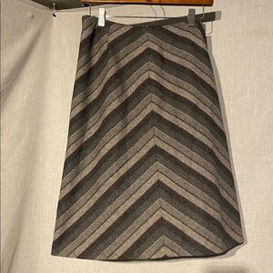 GAP Gray Chevron Skirt